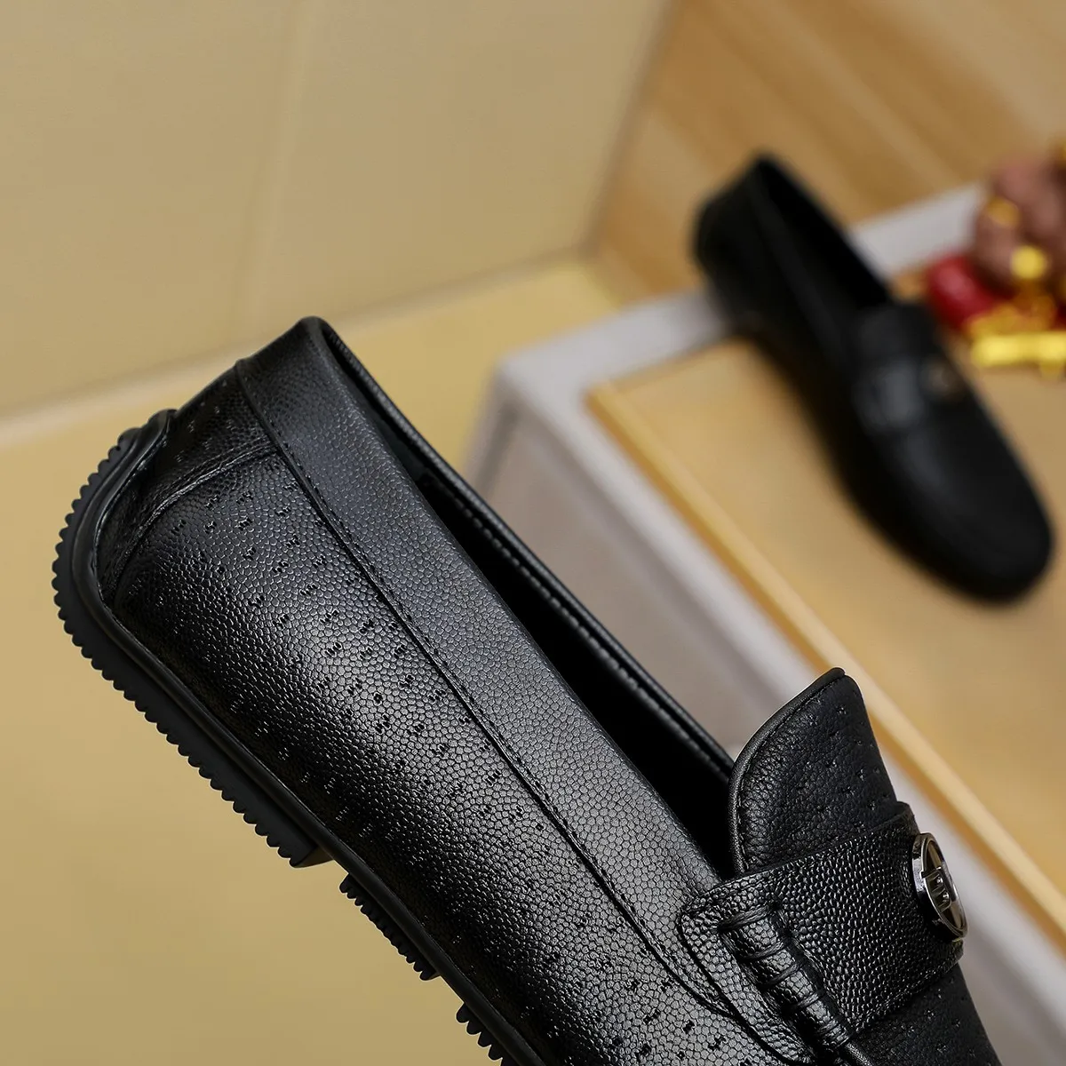 Men's men's shoes 💰440 [BV] 👟👟 Italian luxury brand Made with imported cowhide technology to highlight high-end men's taste of light luxury life [color] [color] Masters with ten years of manual experience create classic weaving 🌴 The inner top layer 🐮 lining 💯😘 The top quality inherits the brand craftsmanship! Color, code number 39-44 (38.45. Can be customized)